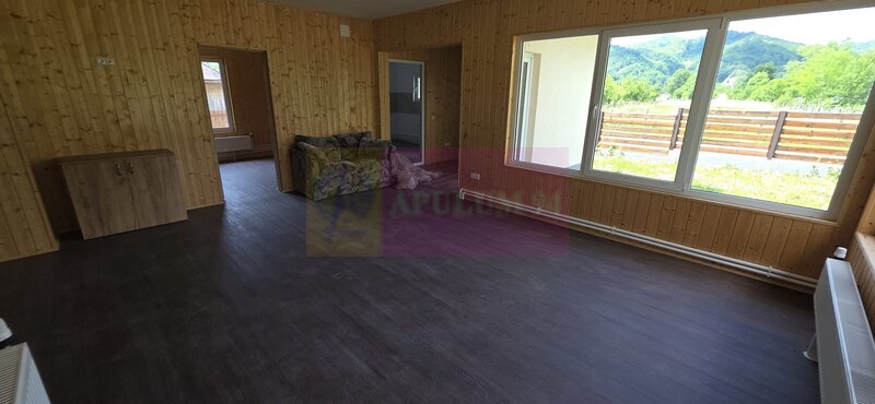 Casa de vanzare cu 4 camere in Brebu