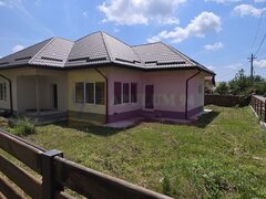 Casa de vanzare cu 4 camere in Brebu